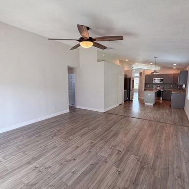 Property photo 3 of 3800 Seminole Dr