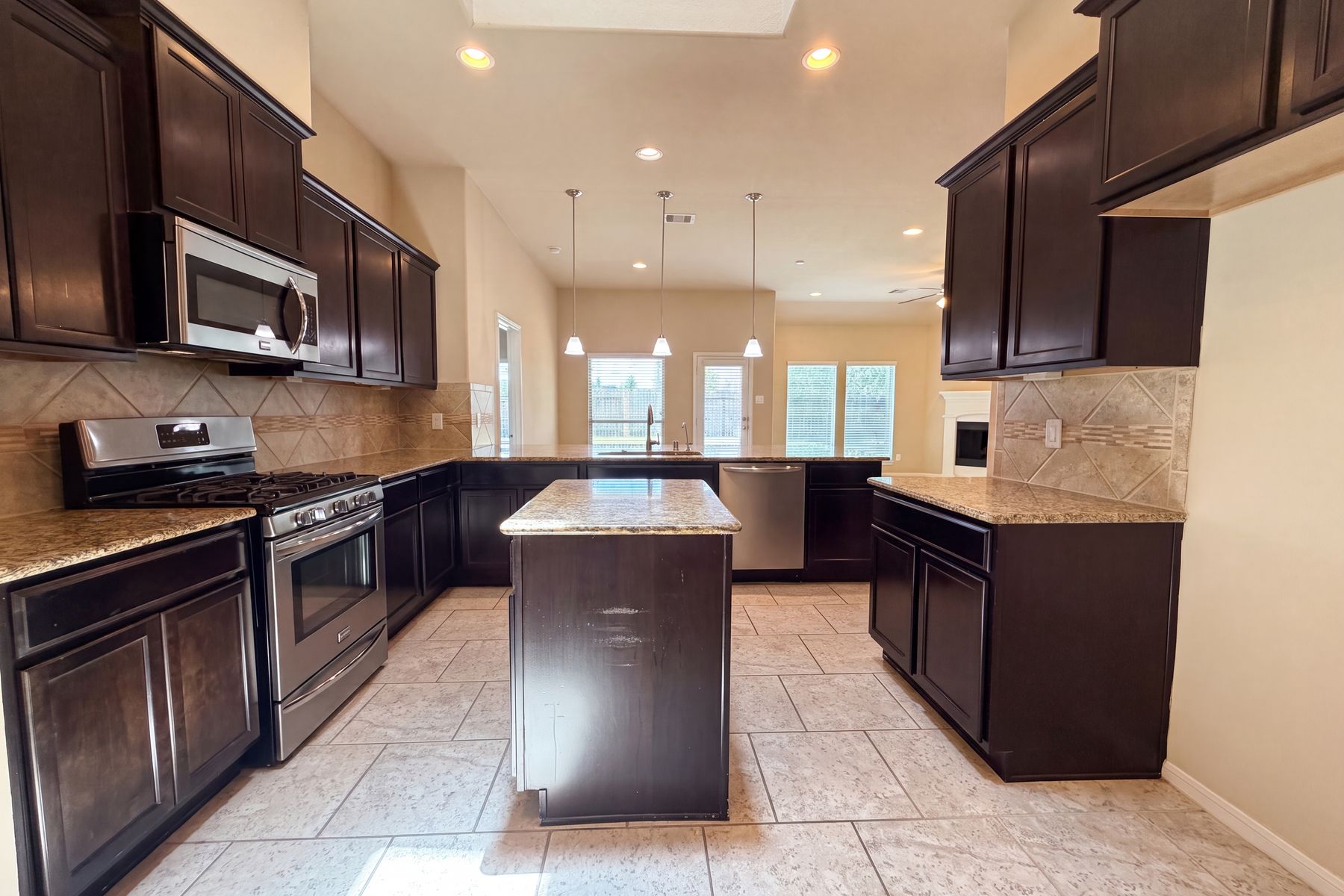Photo 2 of 17 of 4511 Fenway Park Way, Spring, TX