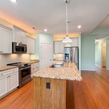 Property photo 2 of 2530 Walpole Ln