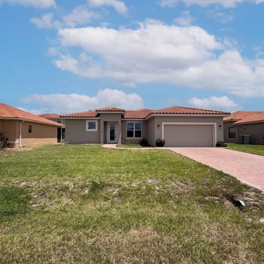 Property photo 1 of 446 Cinnamon Dr