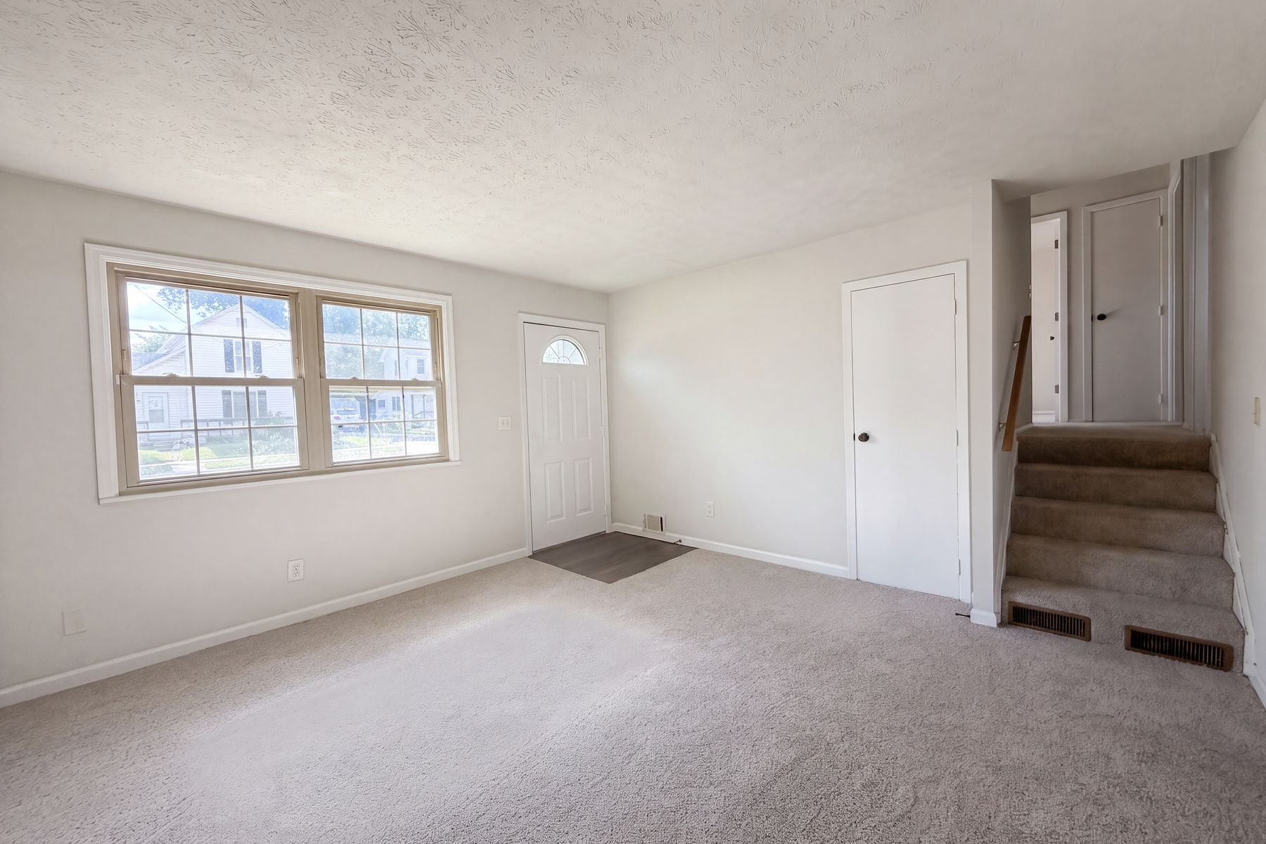 Property photo 3 of 288 Chicago Ave