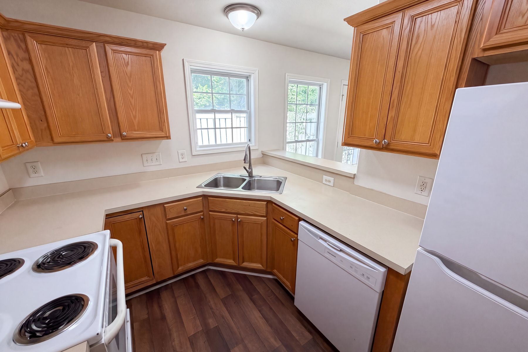 Property photo 3 of 9514 Littleleaf Dr