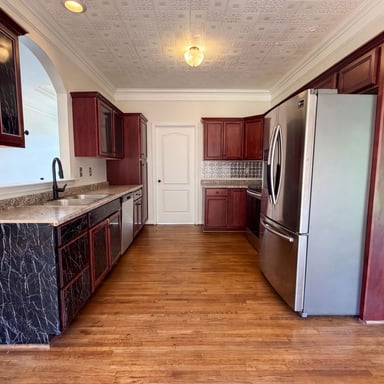 Property photo 2 of 655 S Hillcrest Rd