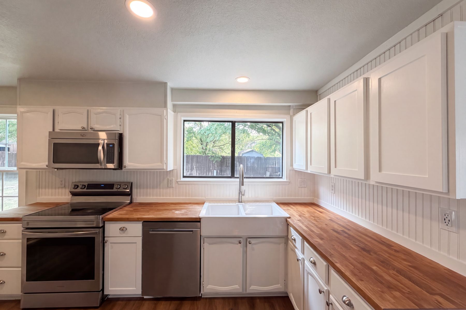 Photo 2 of 20 of 3610 Clearview Dr, Corinth, TX