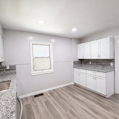 Property photo 3 of 7425 Martin St