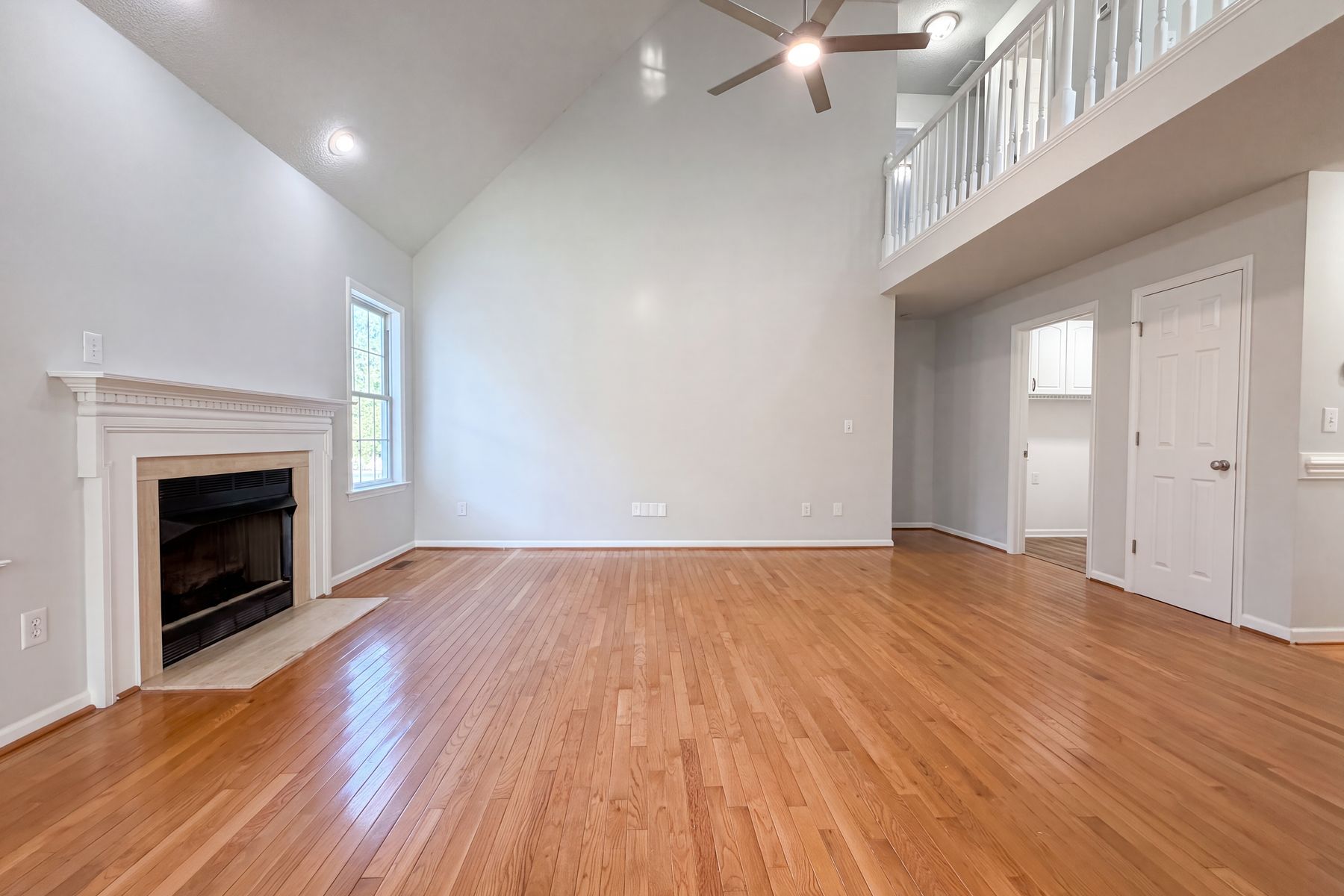 Property photo 3 of 104 Kings Ct