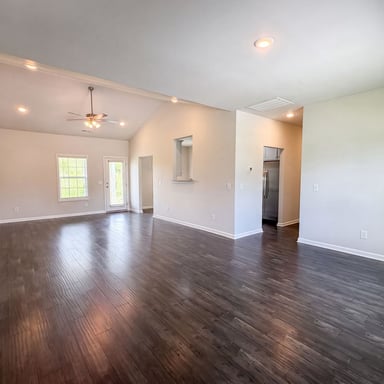 Property photo 3 of 734 Mitscher Dr