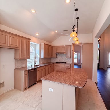 Property photo 2 of 4305 Curlew Ln