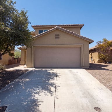 Property photo 1 of 935 W Placita Canalito