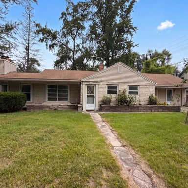 Property photo 1 of 30406 Everett St