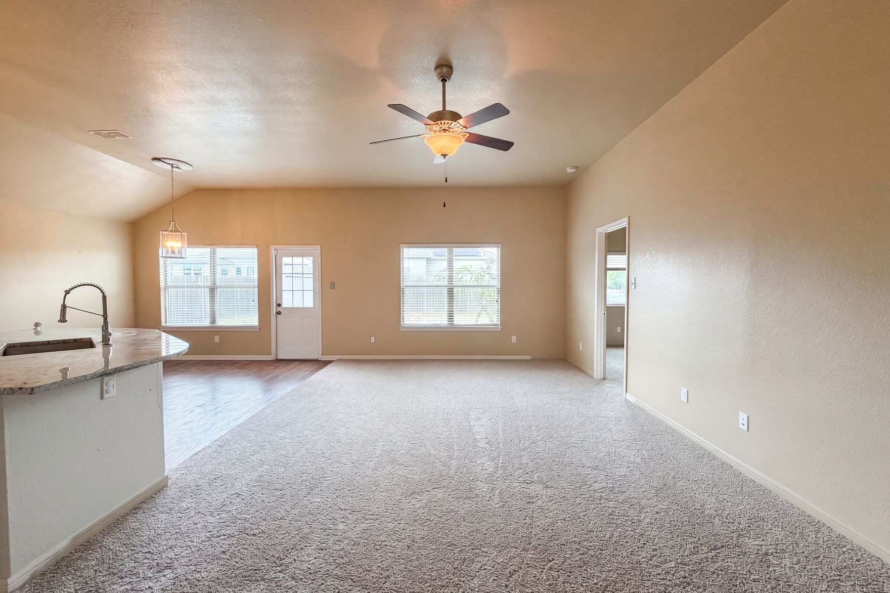 Property photo 3 of 1023 Roanoke Dr