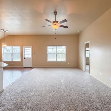 Property photo 3 of 1023 Roanoke Dr