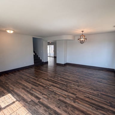 Property photo 3 of 922 W Craig St