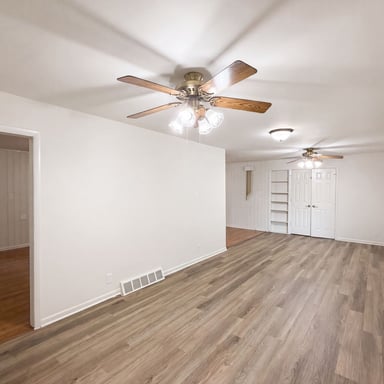 Property photo 3 of 210 Pinewood Ln