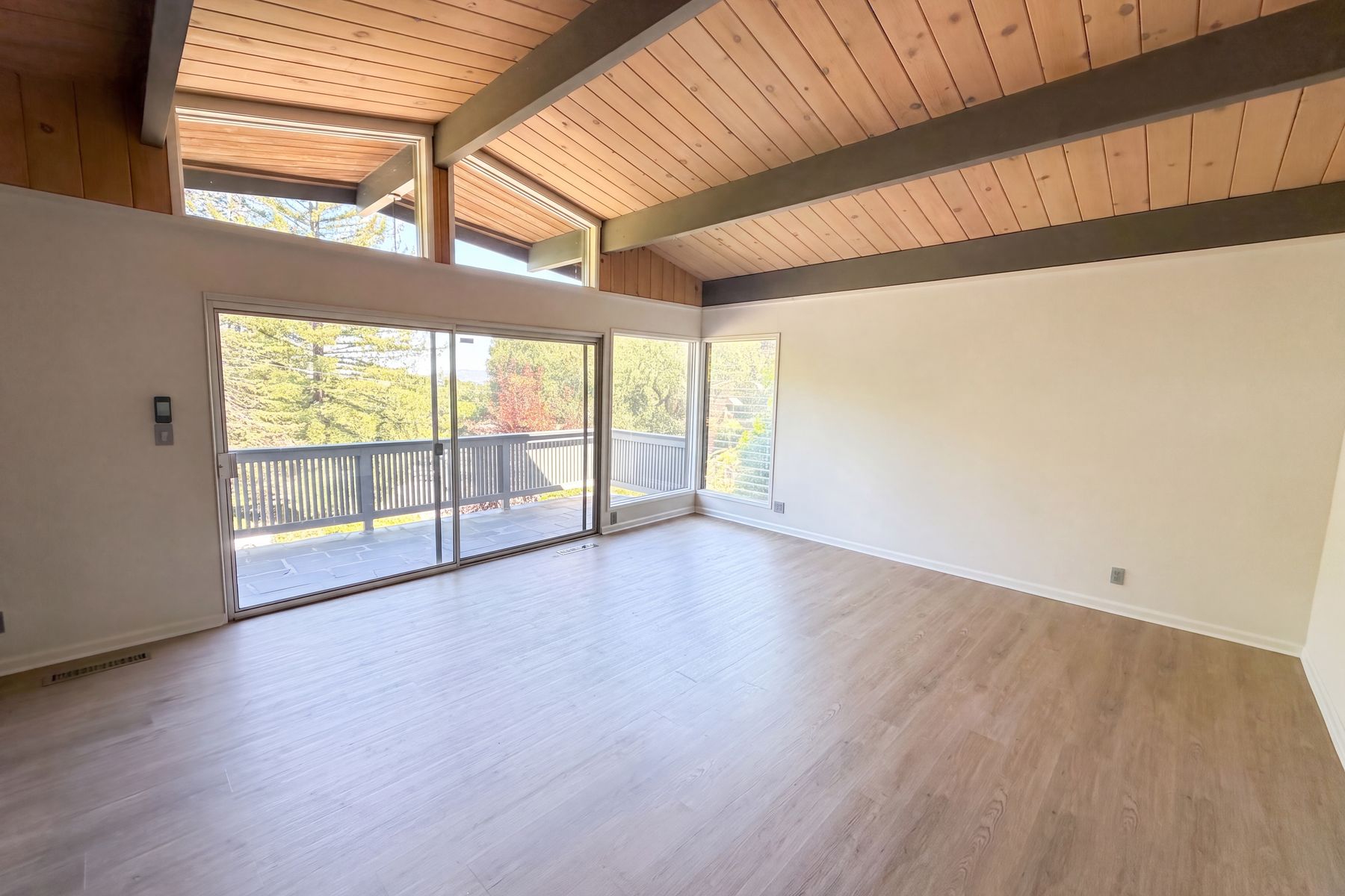 Property photo 3 of 612 Tahos Rd