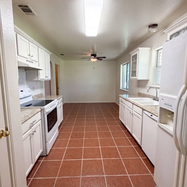 Property photo 2 of 3707 Gowen Ct