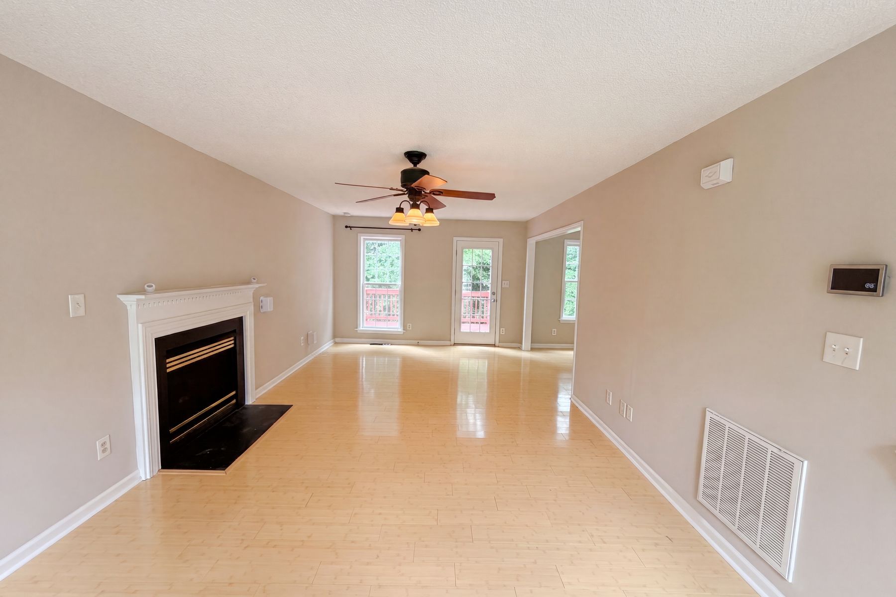 Property photo 3 of 128 Morena Dr