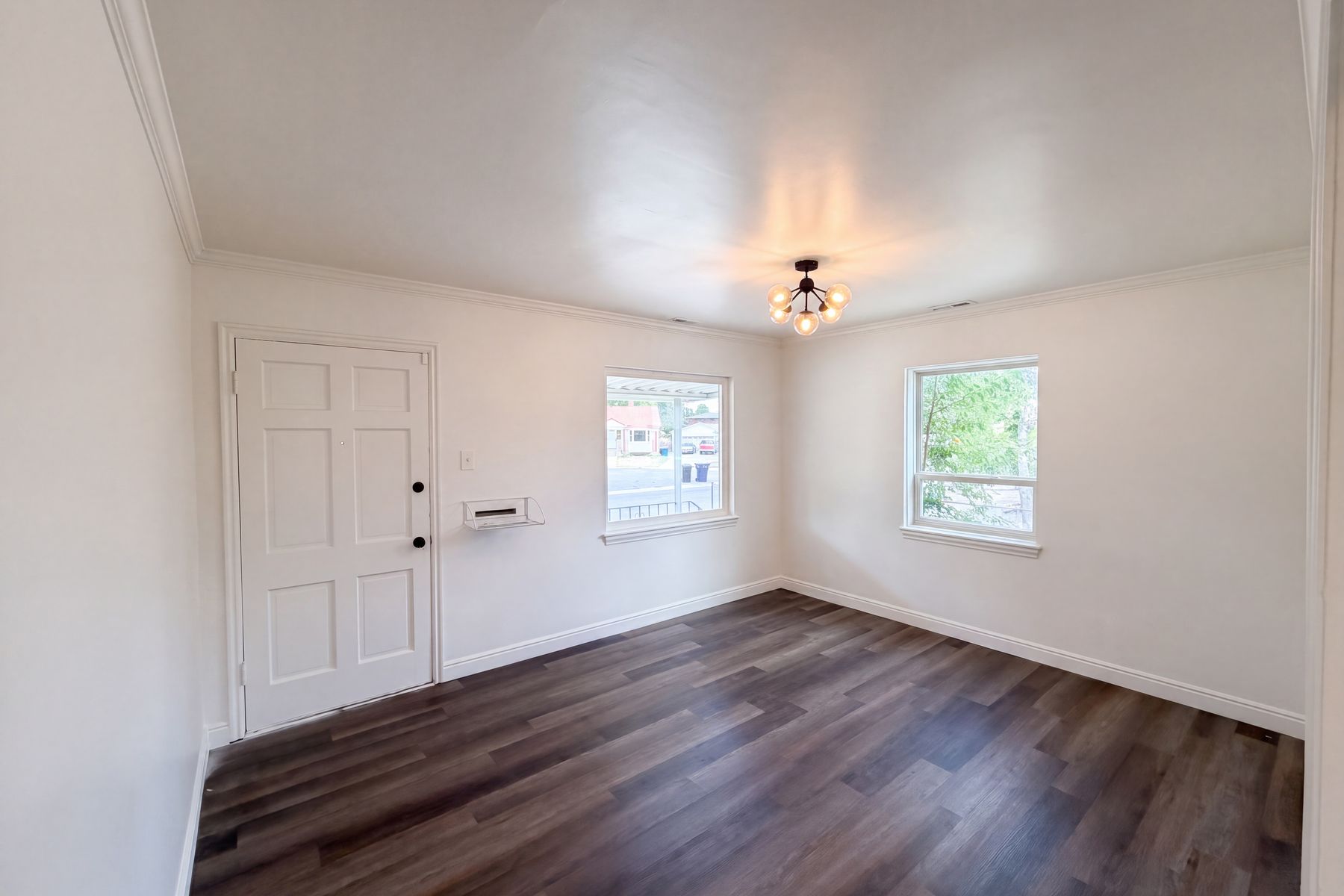 Property photo 3 of 116 Ross Dr