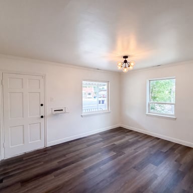Property photo 3 of 116 Ross Dr