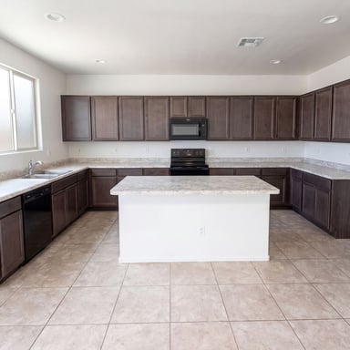 Property photo 2 of 18041 W Via Del Sol