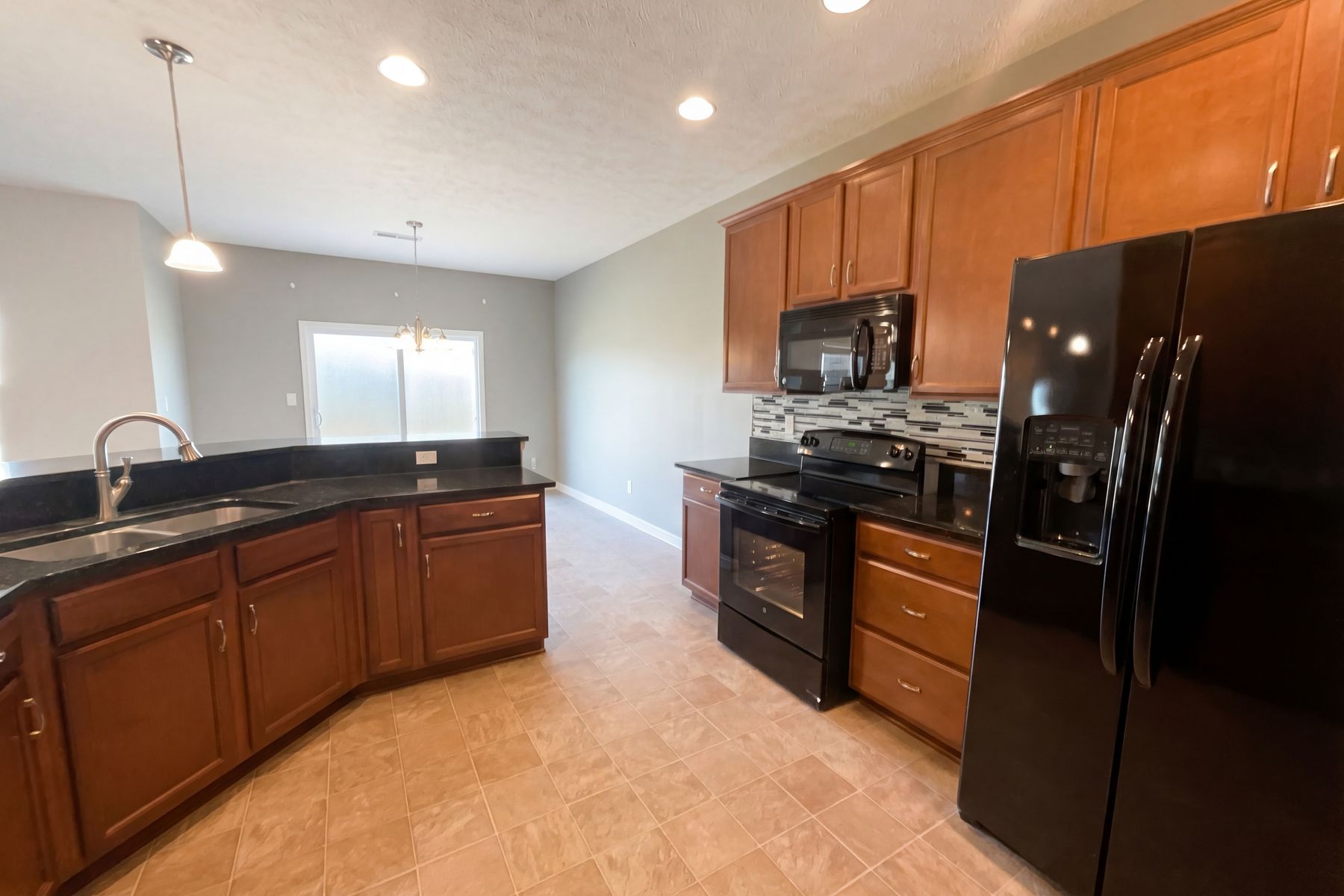 Photo 2 of 18 of 7118 Langham Ct, Indianapolis, IN