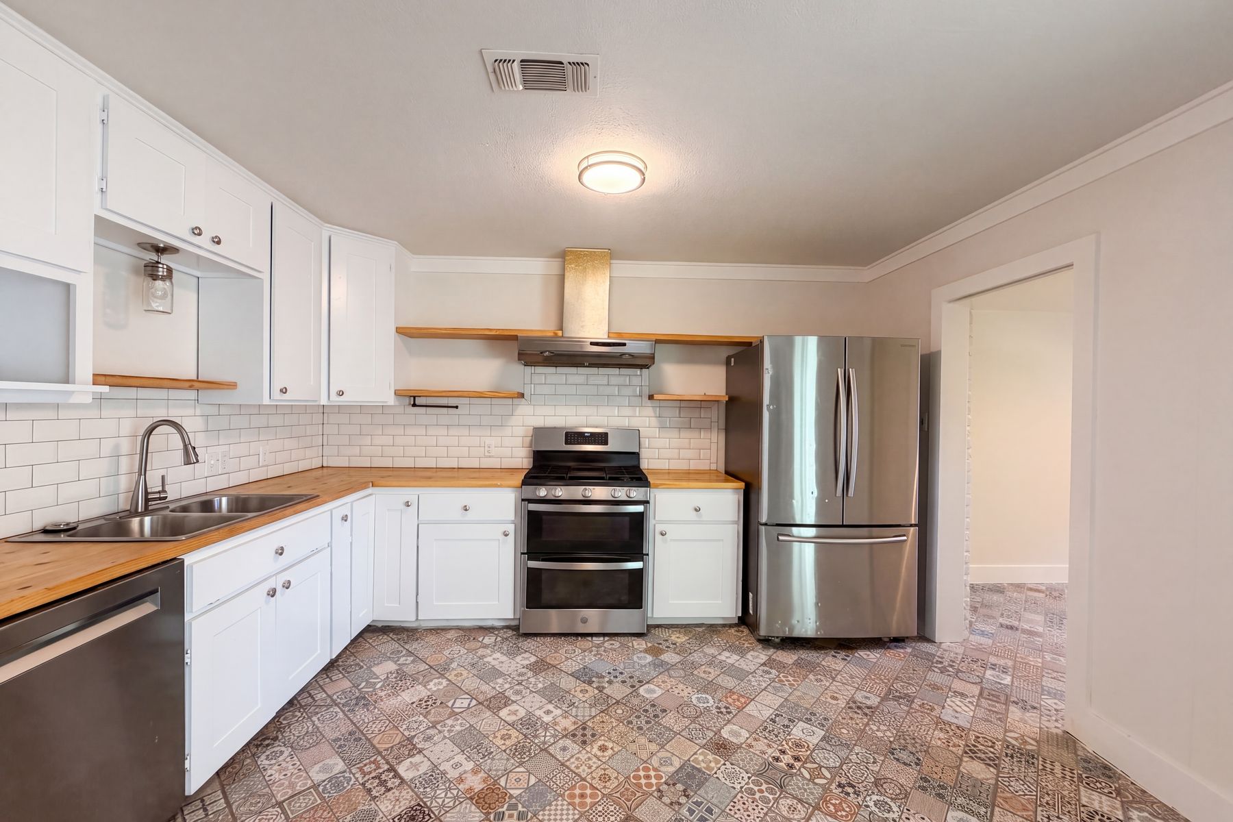Photo 2 of 23 of 808 Griffin St, McKinney, TX