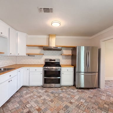 Property photo 2 of 808 Griffin St