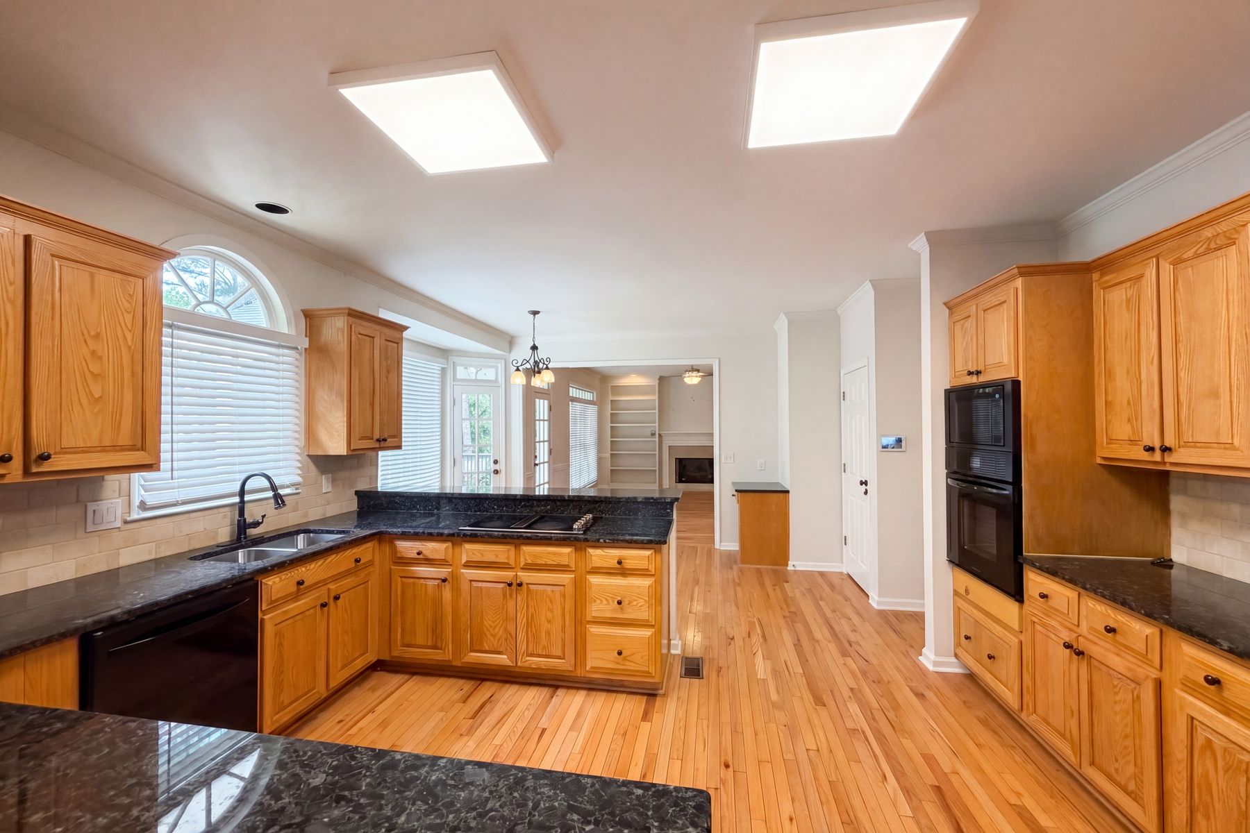 Photo 2 of 26 of 1900 Milfield Cir, Snellville, GA