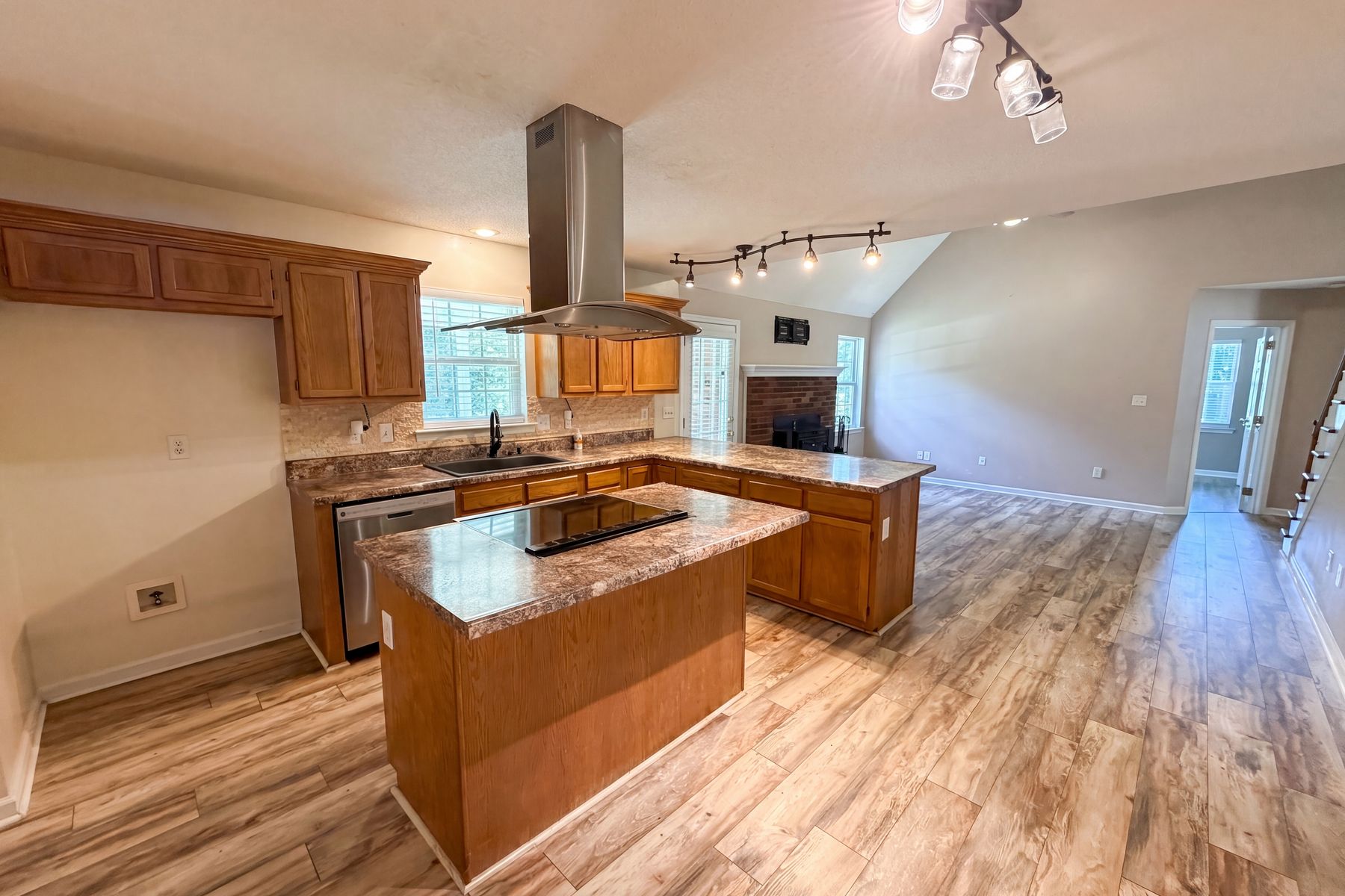 Photo 2 of 27 of 311 Hickory Wood Dr, Kannapolis, NC
