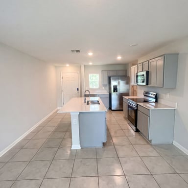 Property photo 2 of 4322 Sunny Creek Pl