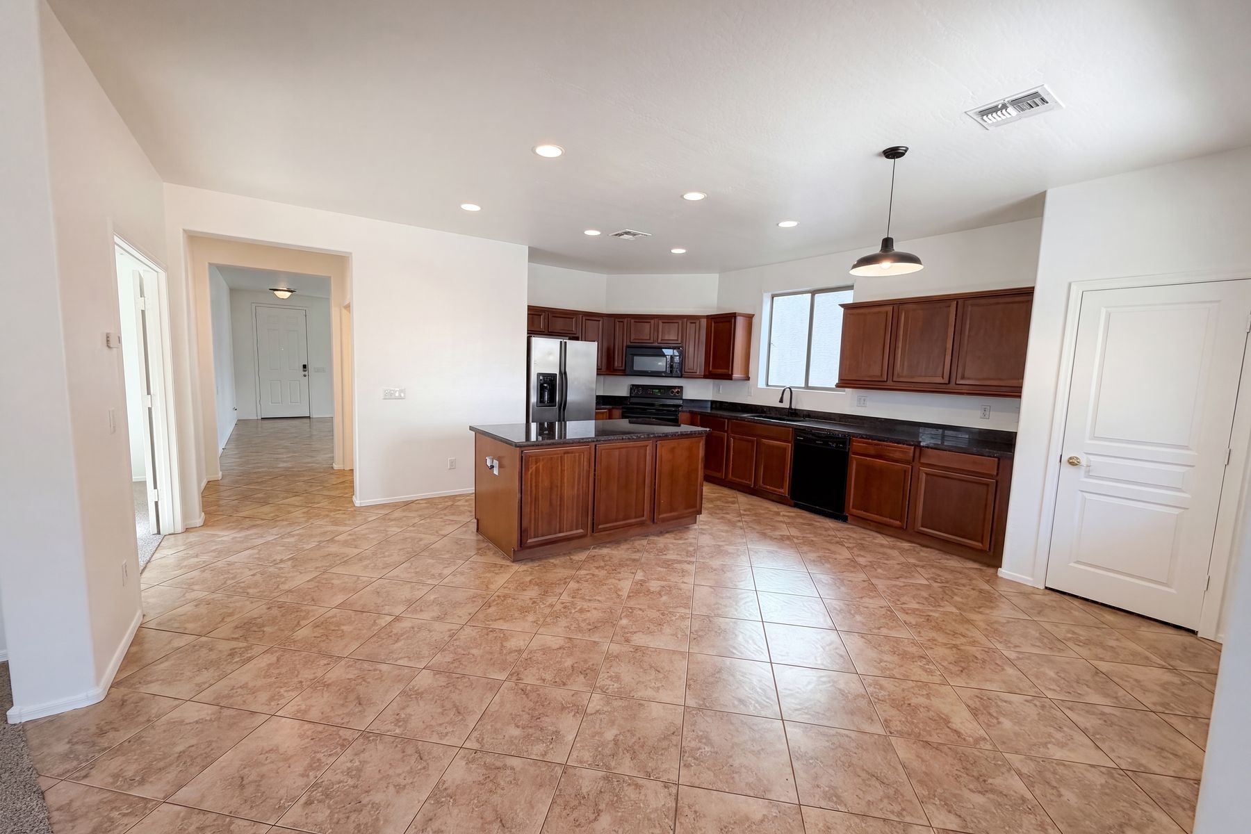 Property photo 3 of 3769 E Flamingo Way