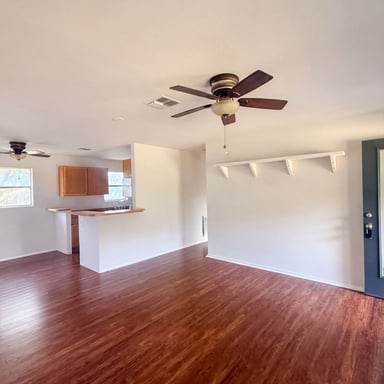 Property photo 3 of 1002 Hummingbird Dr