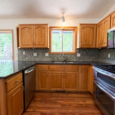 Property photo 2 of 14734 Yosemite Ave S
