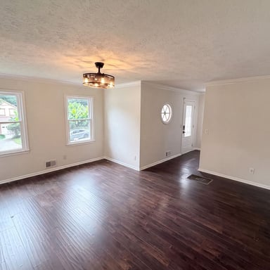 Property photo 3 of 215 Arbour Run