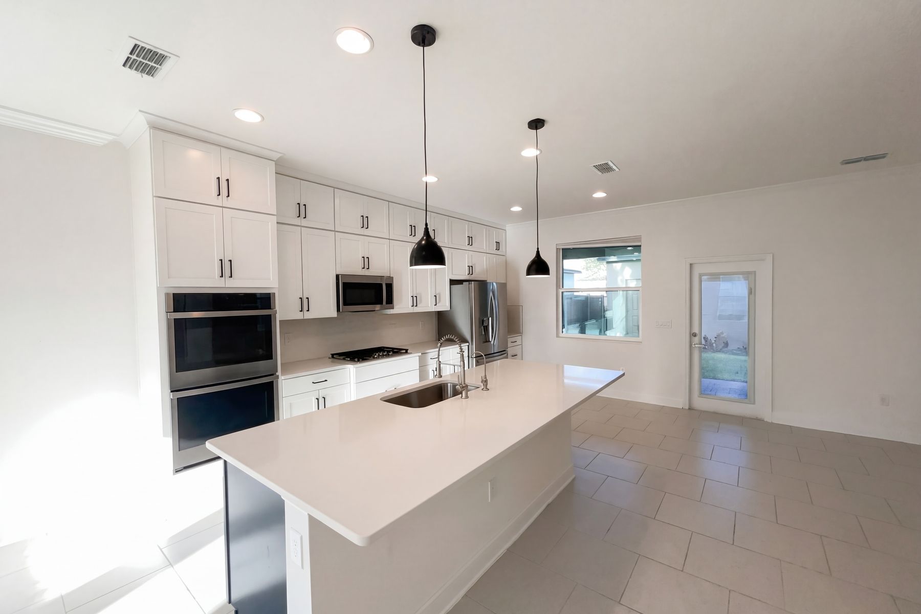 Photo 2 of 39 of 13837 Lanyard Way, Winter Garden, FL