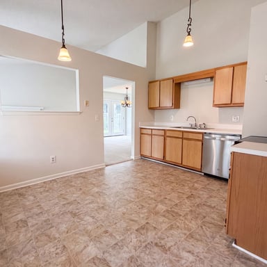 Property photo 2 of 204 N Crossing Dr