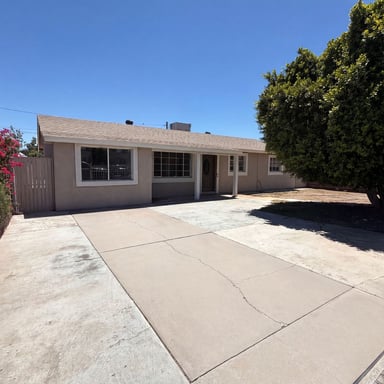 Property photo 1 of 4505 W Clarendon Ave