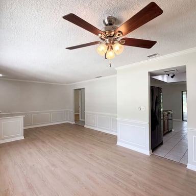 Property photo 3 of 15226 SW 39th Cir