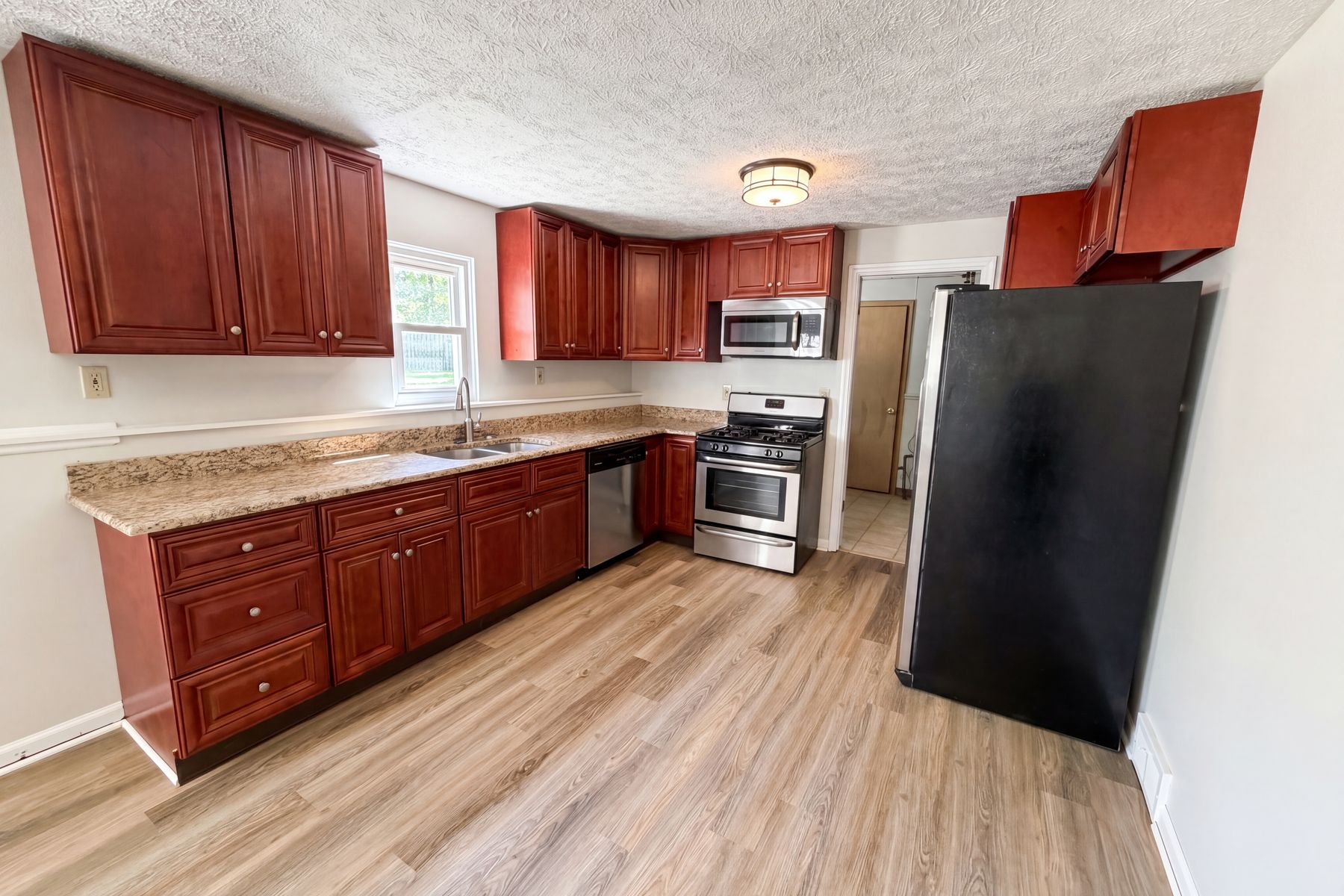 Photo 2 of 24 of 5444 Kenbridge Dr, Cleveland, OH