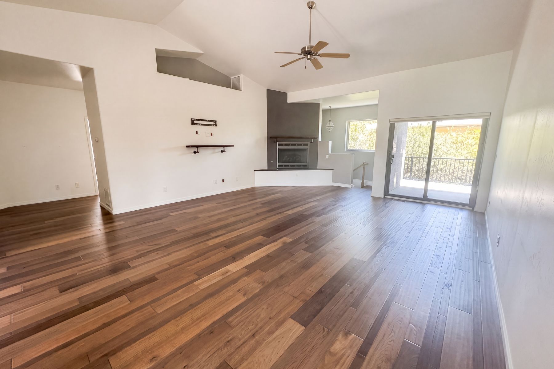Property photo 3 of 1349 Sierry Peaks Dr