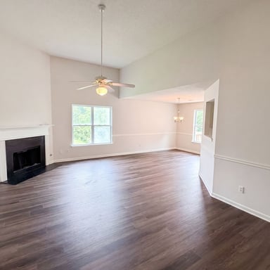 Property photo 3 of 108 Legend Creek Dr