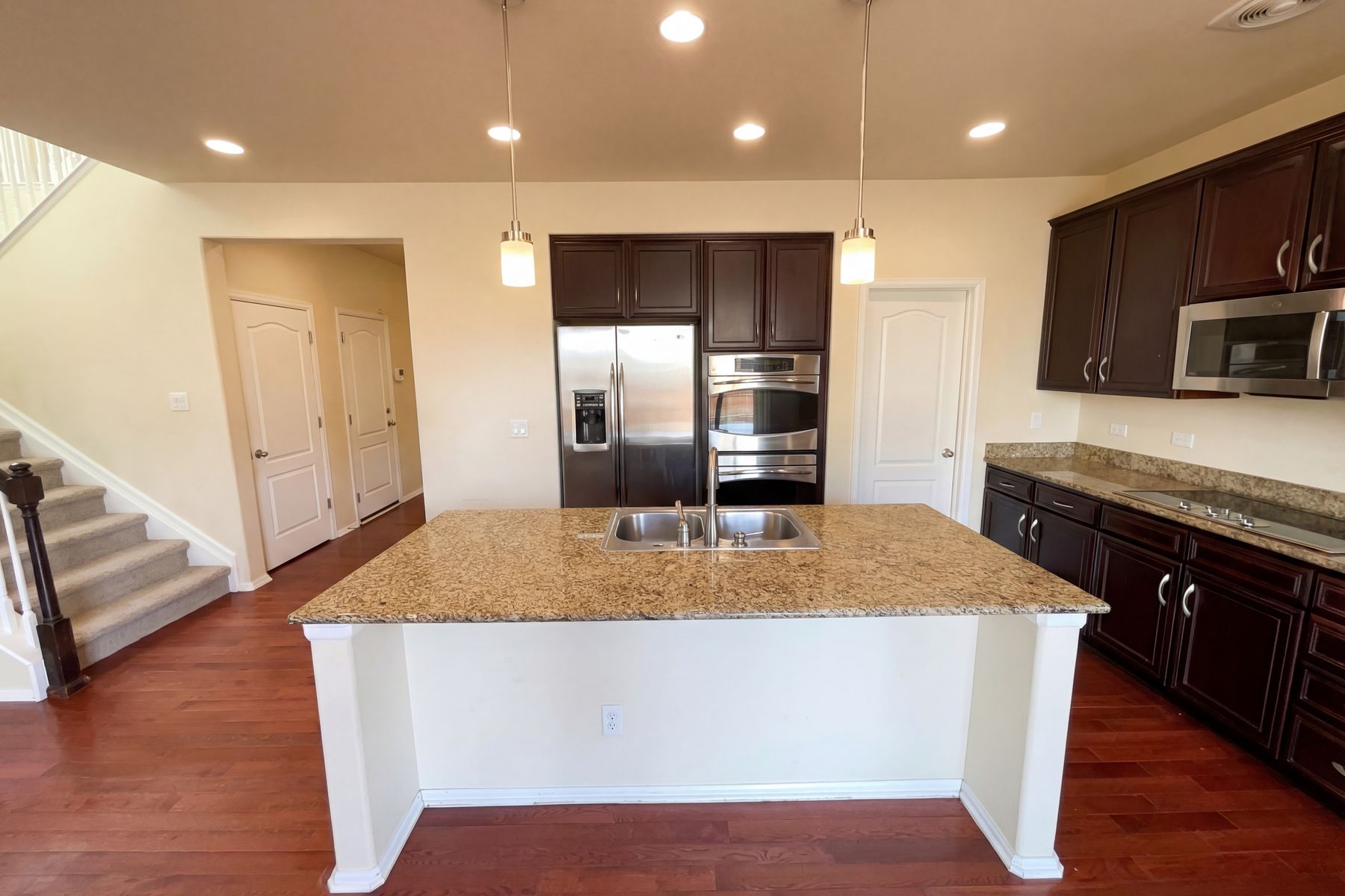 Photo 2 of 29 of 6334 N Ensenada Ct, Aurora, CO