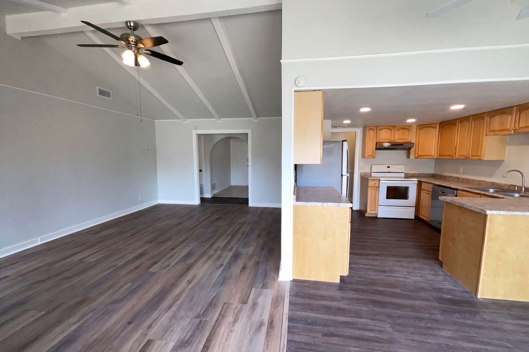 Property photo 3 of 1154 S Ellison Dr