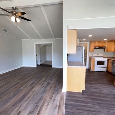 Property photo 3 of 1154 S Ellison Dr