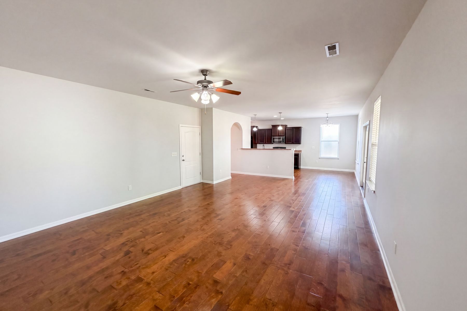 Property photo 3 of 129 Saddlebrook Ave