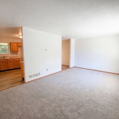 Property photo 3 of 1004 Bellows St