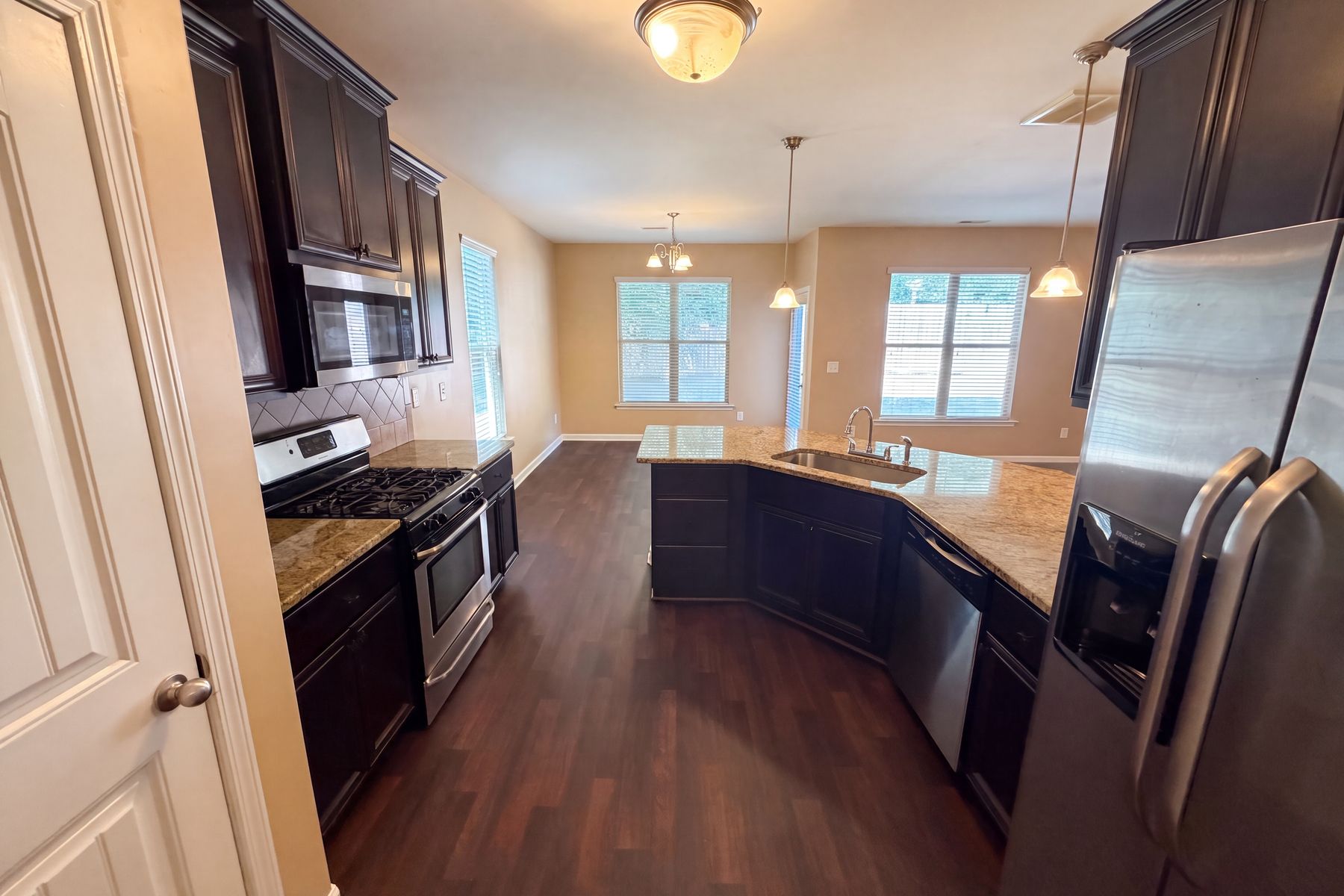 Photo 2 of 23 of 2471 Quincy Loop, Fairburn, GA