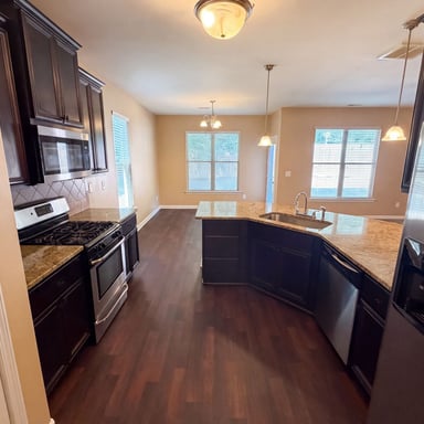 Property photo 2 of 2471 Quincy Loop