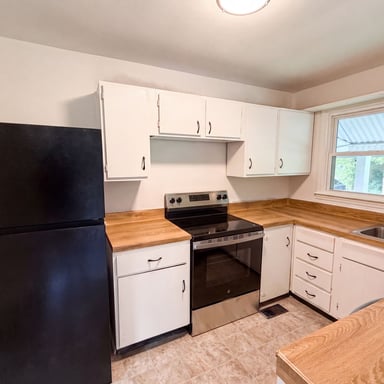 Property photo 2 of 119 Old State Cir