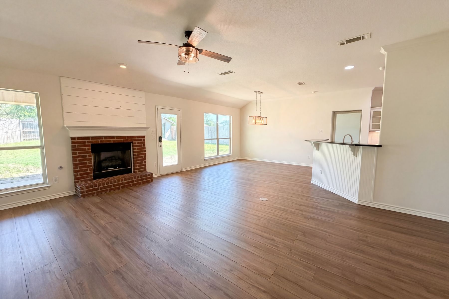Property photo 3 of 8710 Surrey Ct